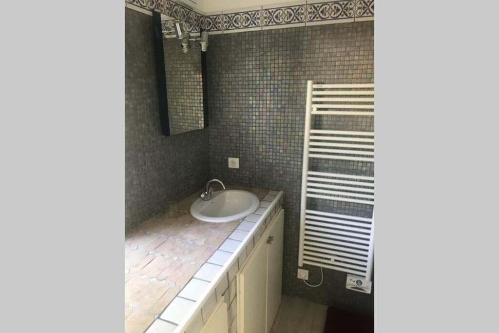 Ferienwohnung Joli Studio Au Mont St Clair Avec Vue Sur La Mer Sète Exterior foto