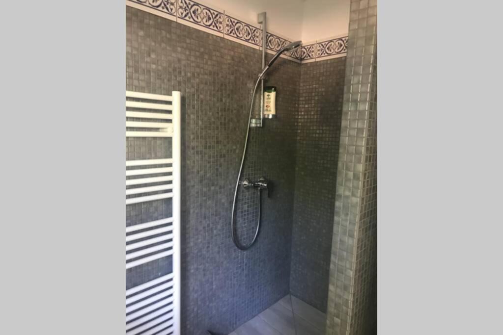 Ferienwohnung Joli Studio Au Mont St Clair Avec Vue Sur La Mer Sète Exterior foto